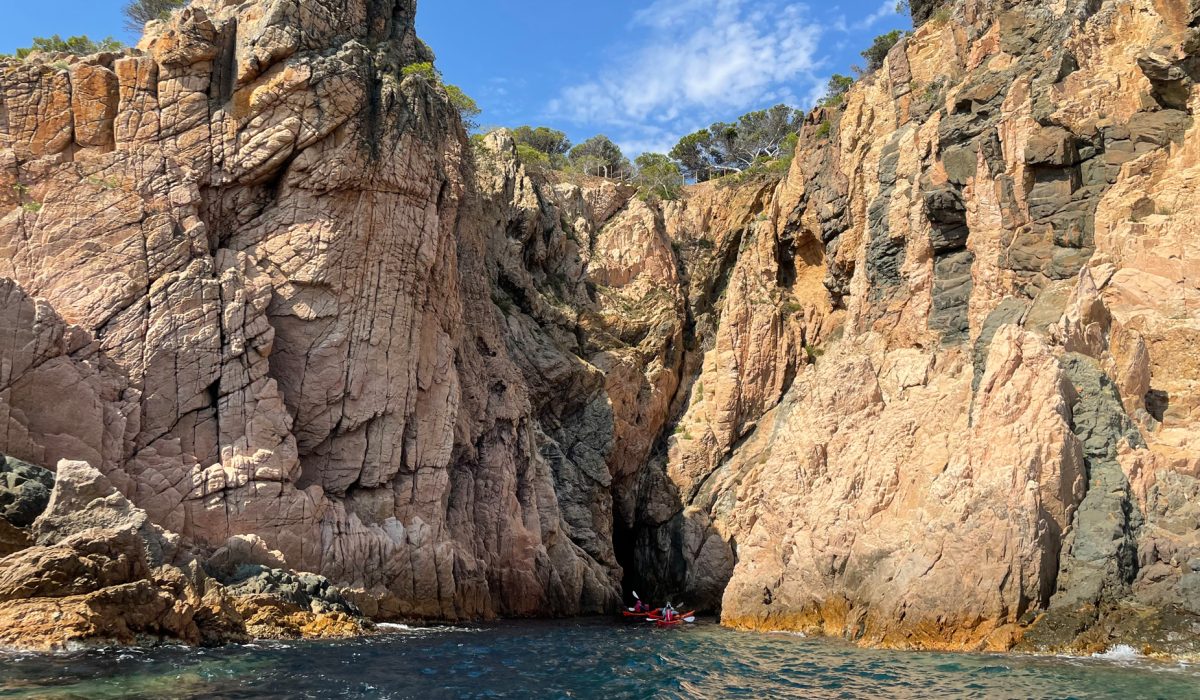 en kayak por la costa brava